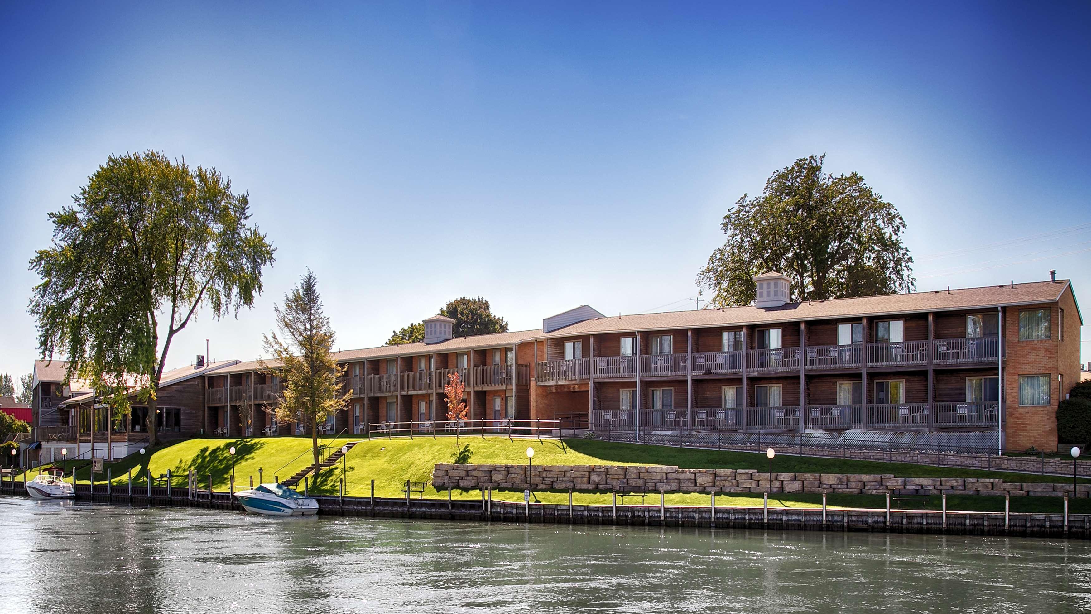 Best Western River Terrace Cheboygan Ngoại thất bức ảnh