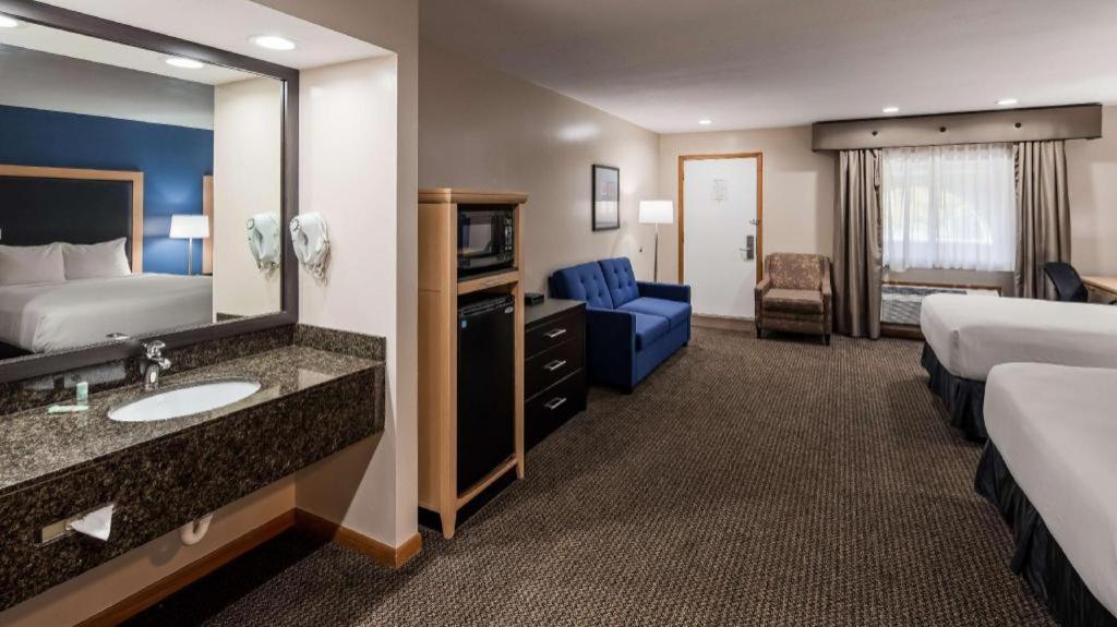 Best Western River Terrace Cheboygan Ngoại thất bức ảnh
