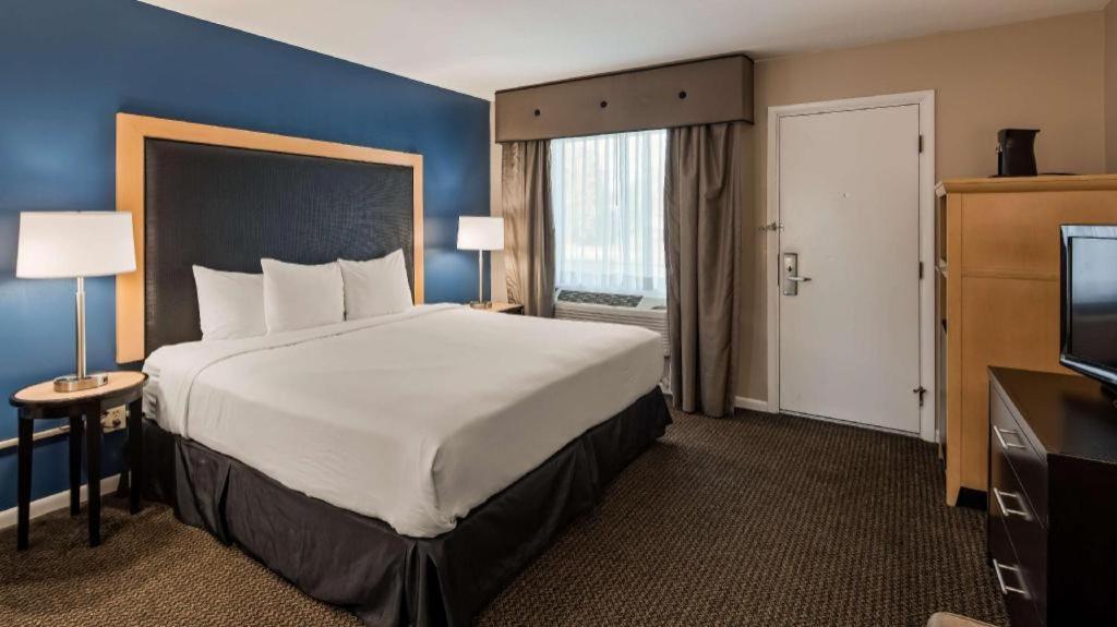 Best Western River Terrace Cheboygan Ngoại thất bức ảnh