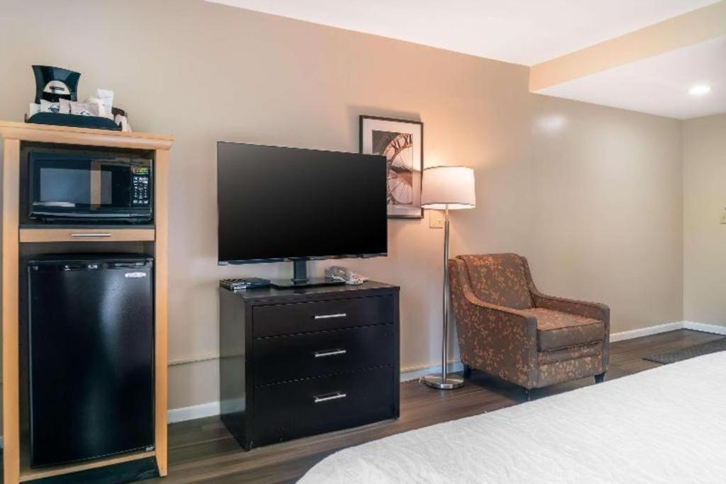 Best Western River Terrace Cheboygan Ngoại thất bức ảnh
