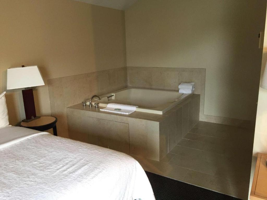 Best Western River Terrace Cheboygan Ngoại thất bức ảnh